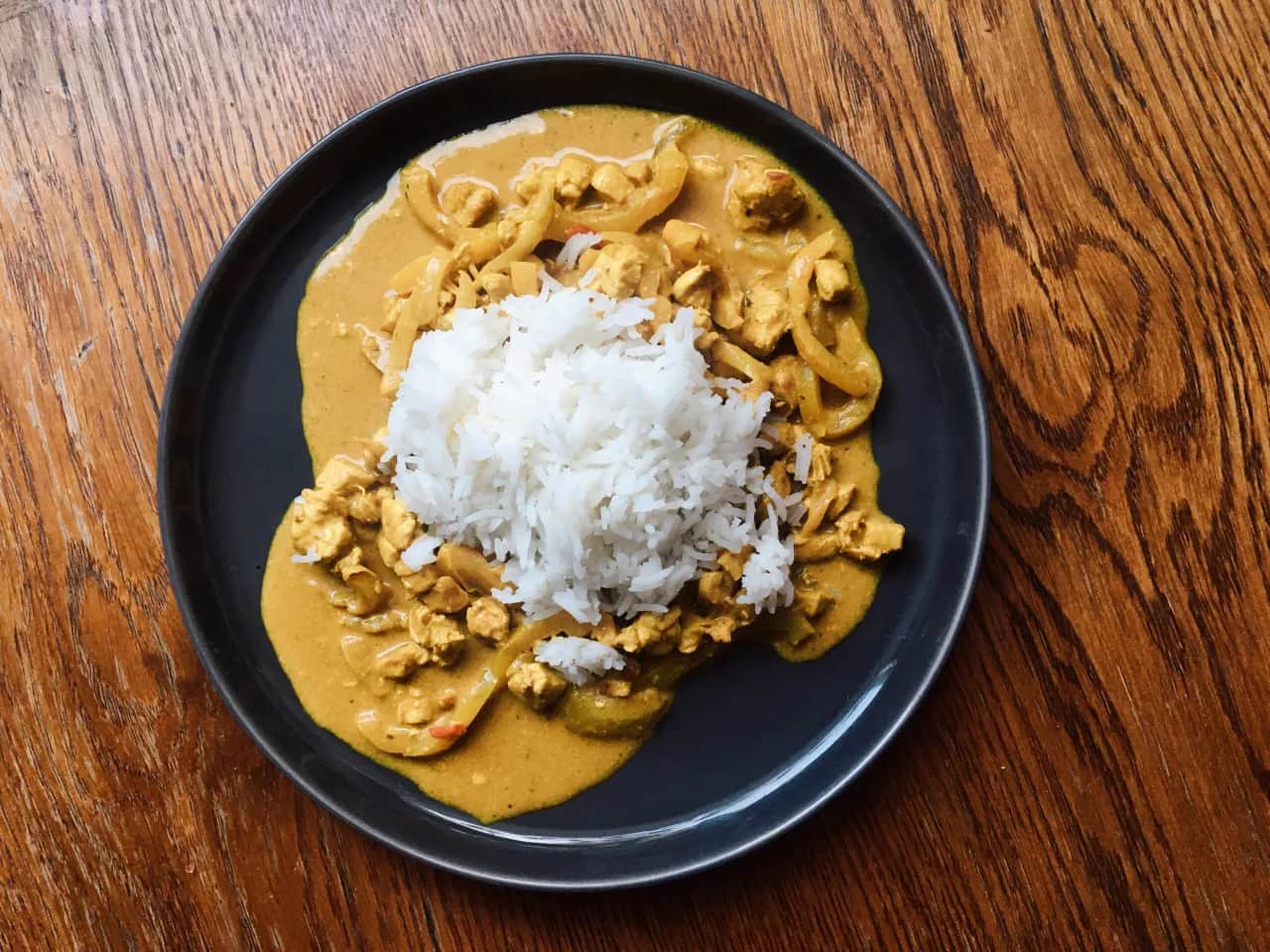 Czy ryż z kurczakiem jest dietetyczny? Odkryj prawdę o kaloriach i zdrowiu